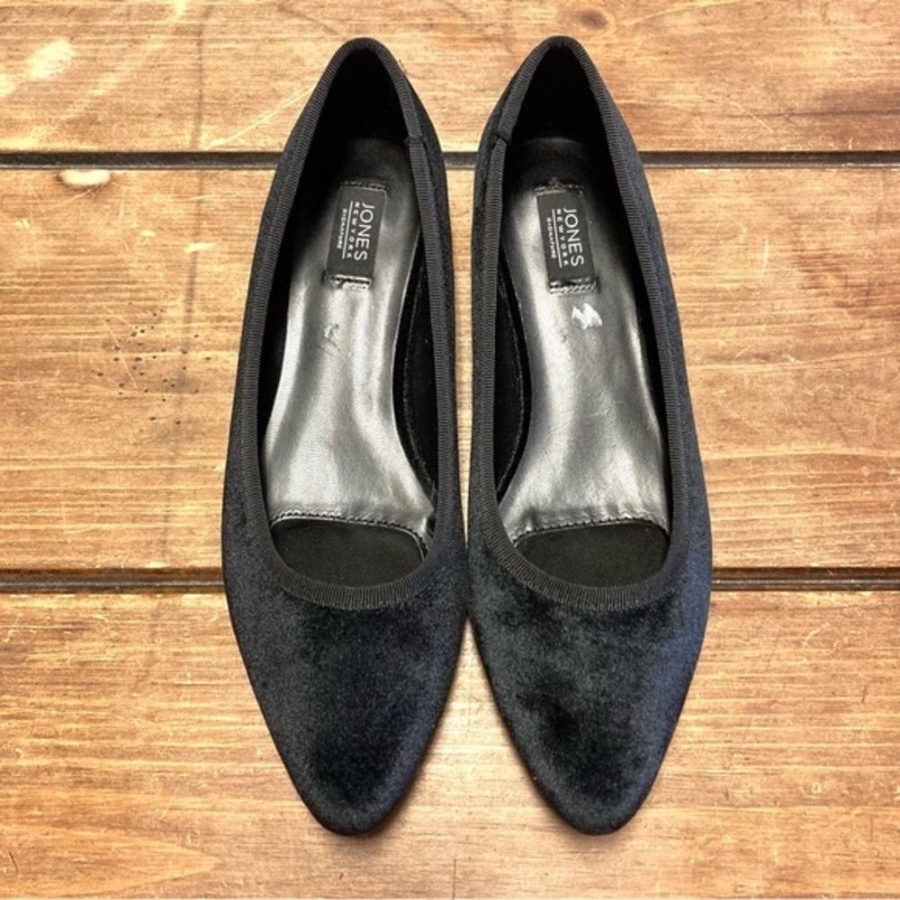 Jones New York Black Velvet Flats Quiten Size 6.5 Pointed Toe